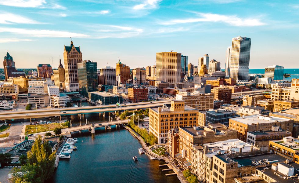 Milwaukee River and Milwaukee Skyline